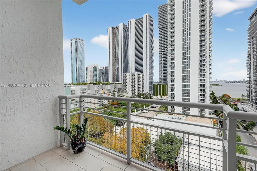 2200 NE 4th Avenue Miami FL 33137