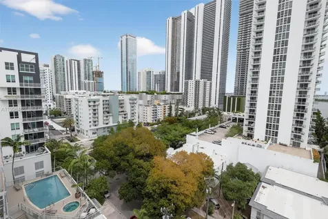 2200 NE 4th Avenue Miami FL 33137