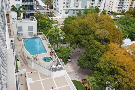 2200 NE 4th Avenue Miami FL 33137