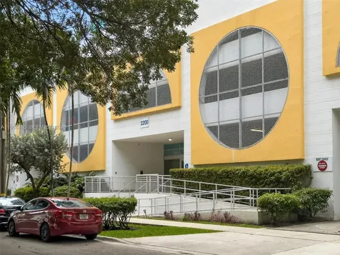 2200 NE 4th Avenue Miami FL 33137