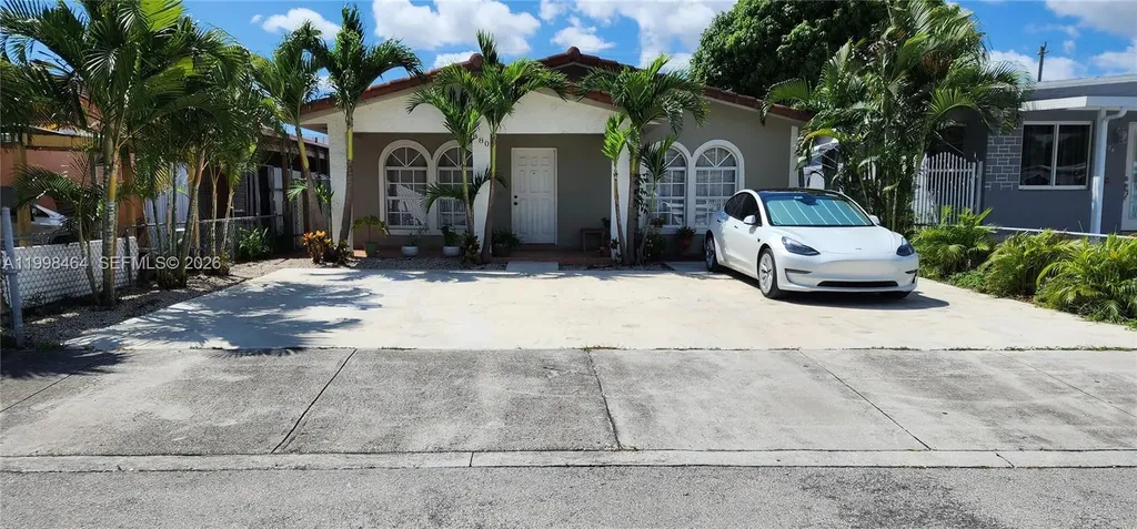 880 E 26th Street Hialeah FL 33013