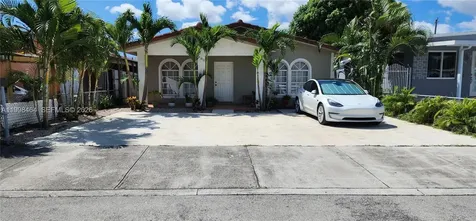 880 E 26th Street Hialeah FL 33013