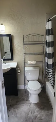 880 E 26th Street Hialeah FL 33013