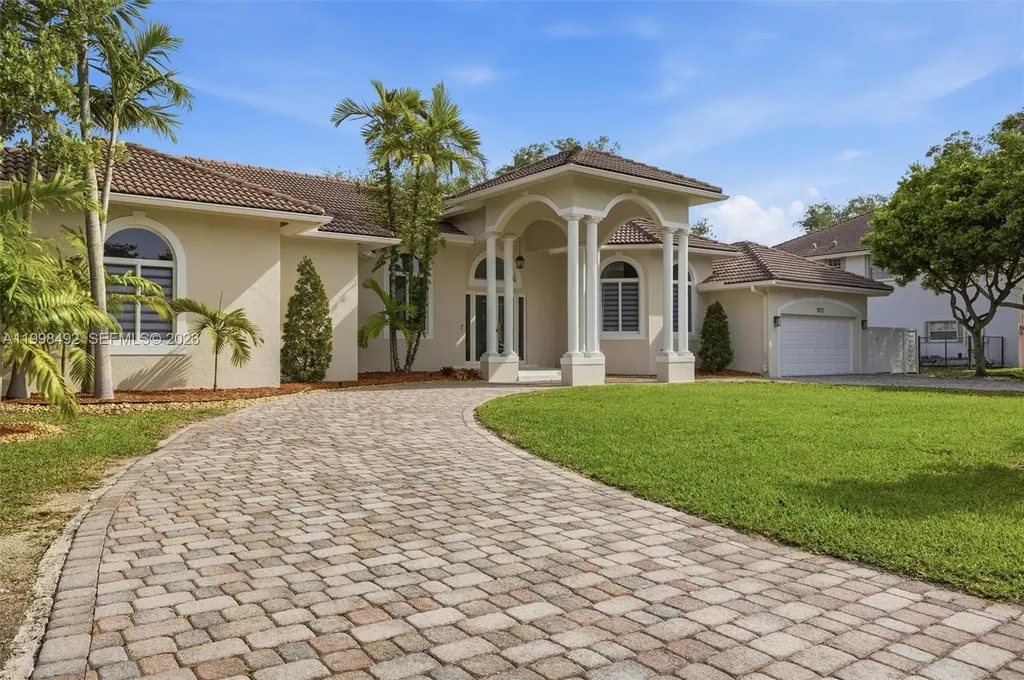 9717 SW 94th Terrace Miami FL 33176