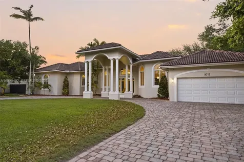 9717 SW 94th Terrace Miami FL 33176