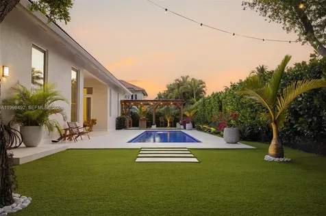 9717 SW 94th Terrace Miami FL 33176