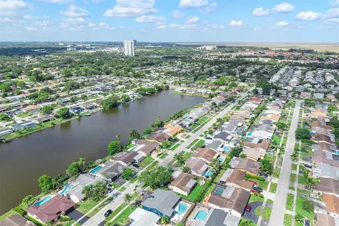 11841 NW 30th Place Sunrise FL 33323