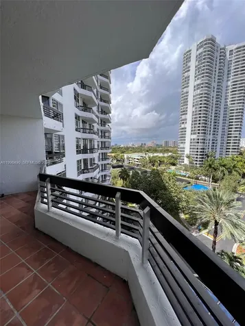 3600 Mystic Pointe Drive Aventura FL 33180