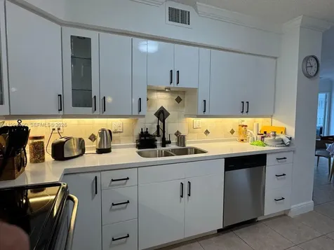 3600 Mystic Pointe Drive Aventura FL 33180