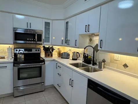 3600 Mystic Pointe Drive Aventura FL 33180