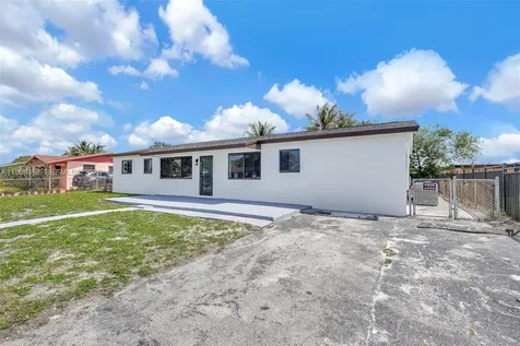 2980 NW 210th Terrace Miami Gardens FL 33056