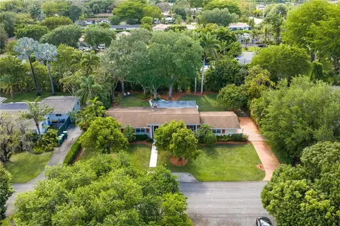 9830 SW 69th Avenue Pinecrest FL 33156