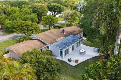 9830 SW 69th Avenue Pinecrest FL 33156