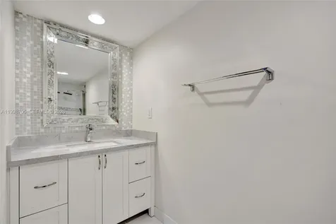 5600 Collins Avenue Miami Beach FL 33140