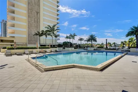 5600 Collins Avenue Miami Beach FL 33140