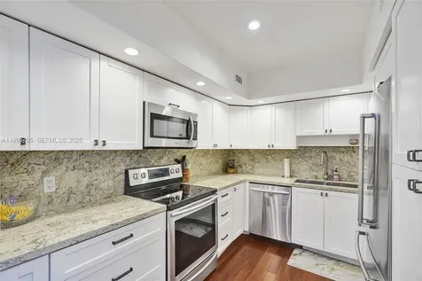 5600 Collins Avenue Miami Beach FL 33140