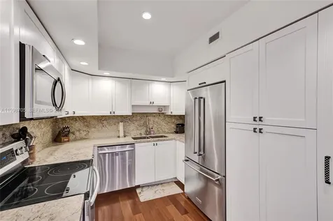5600 Collins Avenue Miami Beach FL 33140
