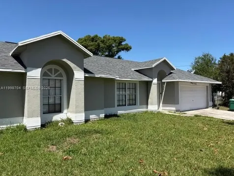2992 SW Lucerne Street Port St. Lucie FL 34953