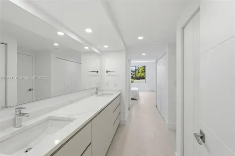 251 Crandon Boulevard Key Biscayne FL 33149