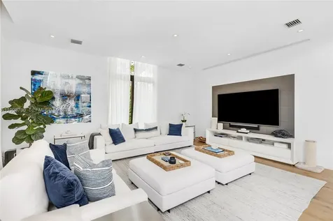 4515 N Michigan Avenue Miami Beach FL 33140