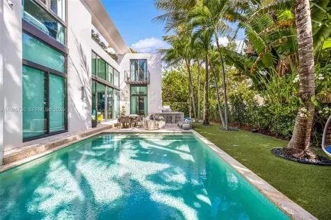 4515 N Michigan Avenue Miami Beach FL 33140
