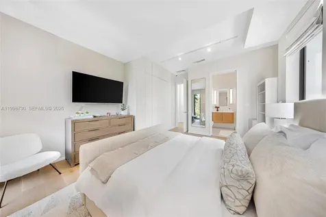 4515 N Michigan Avenue Miami Beach FL 33140