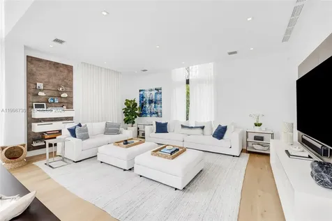 4515 N Michigan Avenue Miami Beach FL 33140