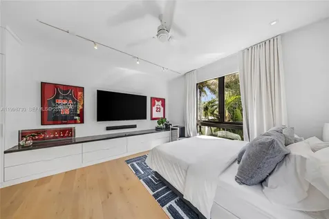 4515 N Michigan Avenue Miami Beach FL 33140