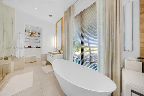 4515 N Michigan Avenue Miami Beach FL 33140