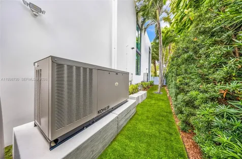 4515 N Michigan Avenue Miami Beach FL 33140