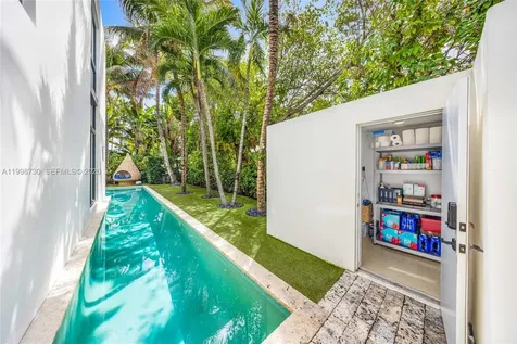 4515 N Michigan Avenue Miami Beach FL 33140