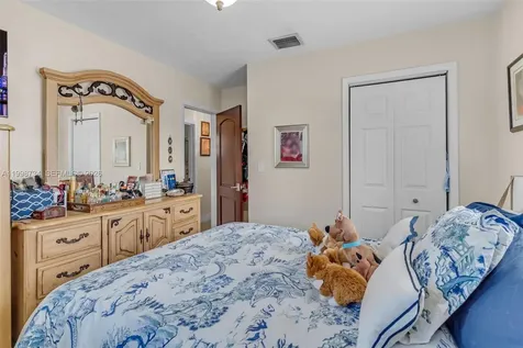 5100 SW 116th Avenue Miami FL 33165