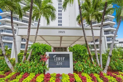 19101 NE 36th Court Aventura FL 33180