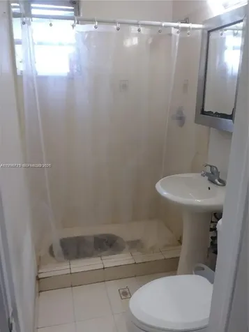 **** Thomas Street Hollywood FL 33021