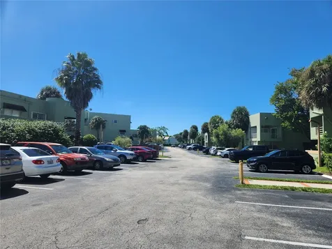 11091 NW 7th Street Miami FL 33172