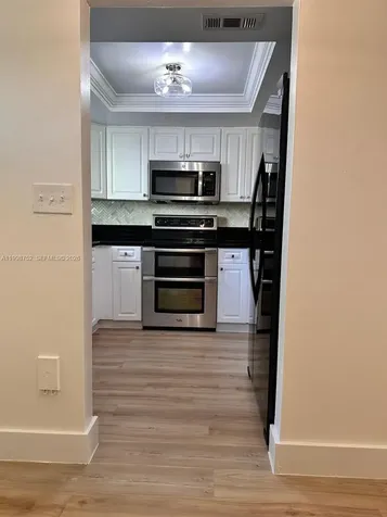 11091 NW 7th Street Miami FL 33172