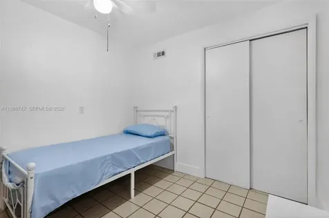 733 W 33rd Street Hialeah FL 33012