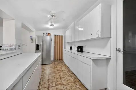 733 W 33rd Street Hialeah FL 33012