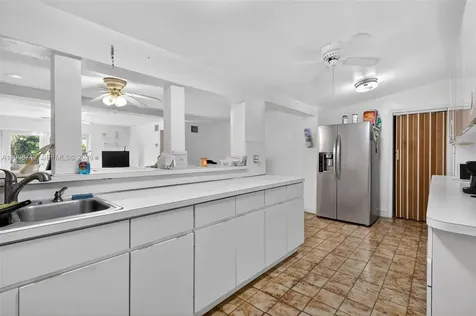 733 W 33rd Street Hialeah FL 33012