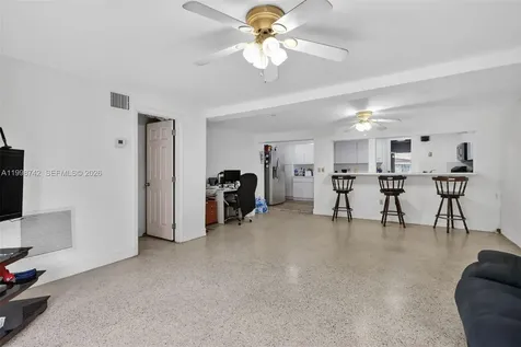 733 W 33rd Street Hialeah FL 33012