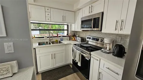 16446 NE 27th Place North Miami Beach FL 33160