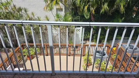 16446 NE 27th Place North Miami Beach FL 33160