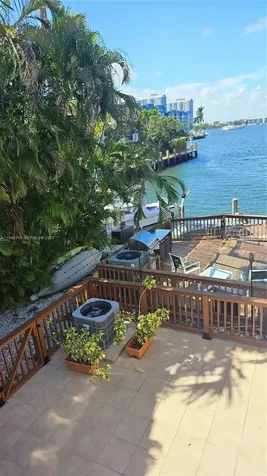 16446 NE 27th Place North Miami Beach FL 33160