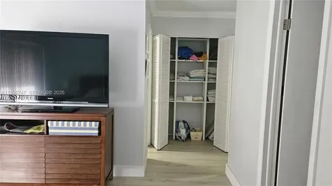 16446 NE 27th Place North Miami Beach FL 33160