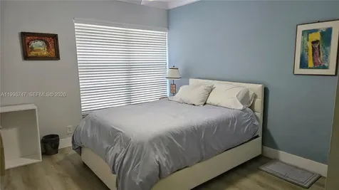 16446 NE 27th Place North Miami Beach FL 33160