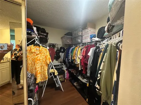 1600 SW 127th Way Pembroke Pines FL 33027