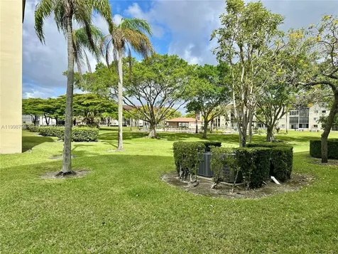 1600 SW 127th Way Pembroke Pines FL 33027