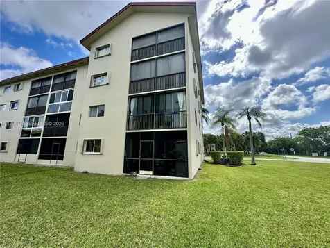 1600 SW 127th Way Pembroke Pines FL 33027