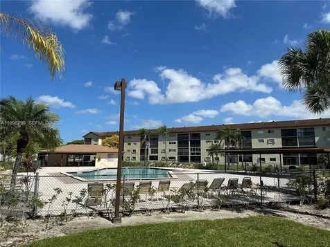 1600 SW 127th Way Pembroke Pines FL 33027