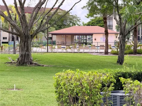 1600 SW 127th Way Pembroke Pines FL 33027